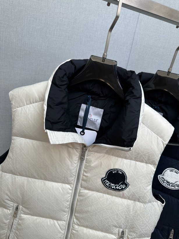 پافر برند Moncler