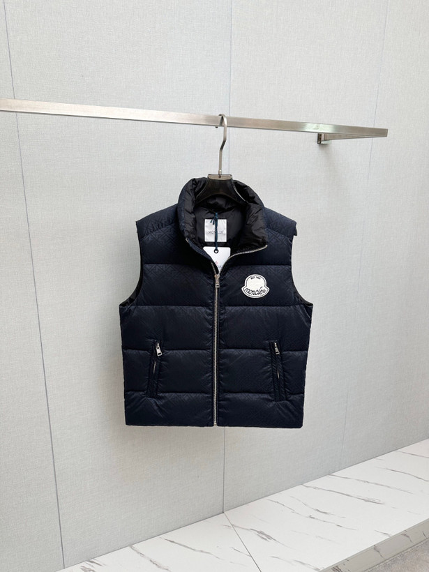 پافر برند Moncler