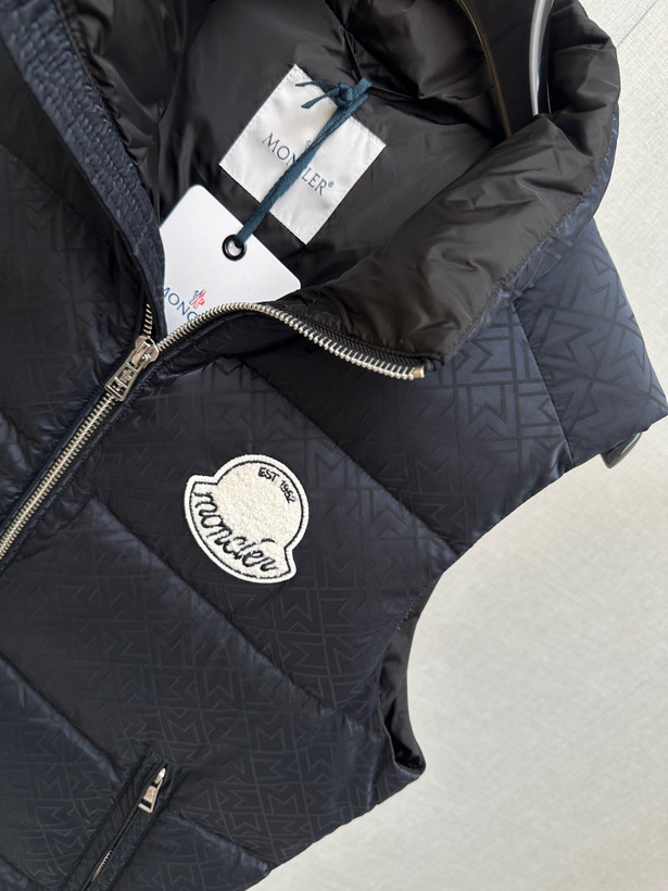 پافر برند Moncler