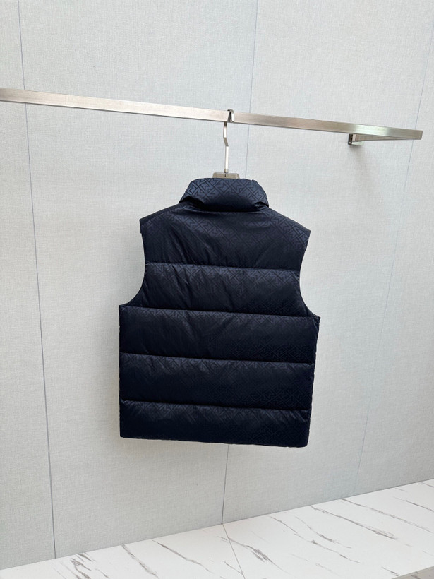 پافر برند Moncler