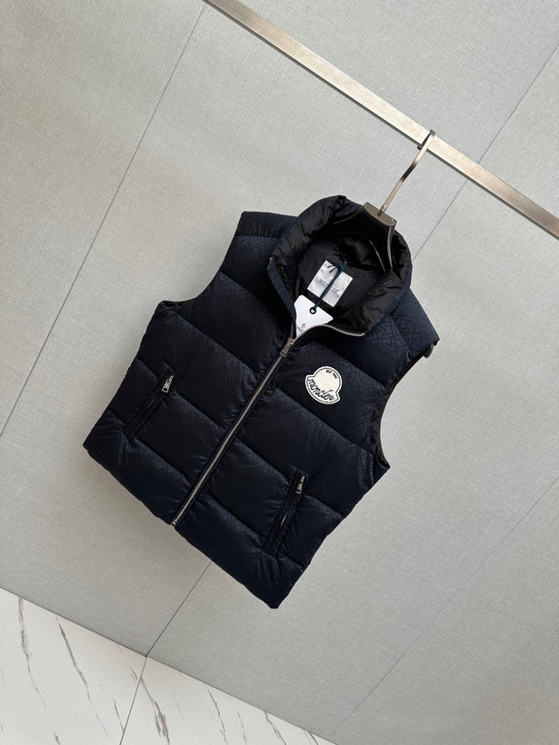 پافر برند Moncler