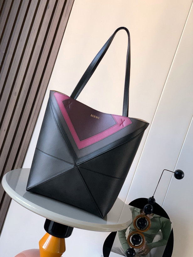 کیف زنانه برند Loewe