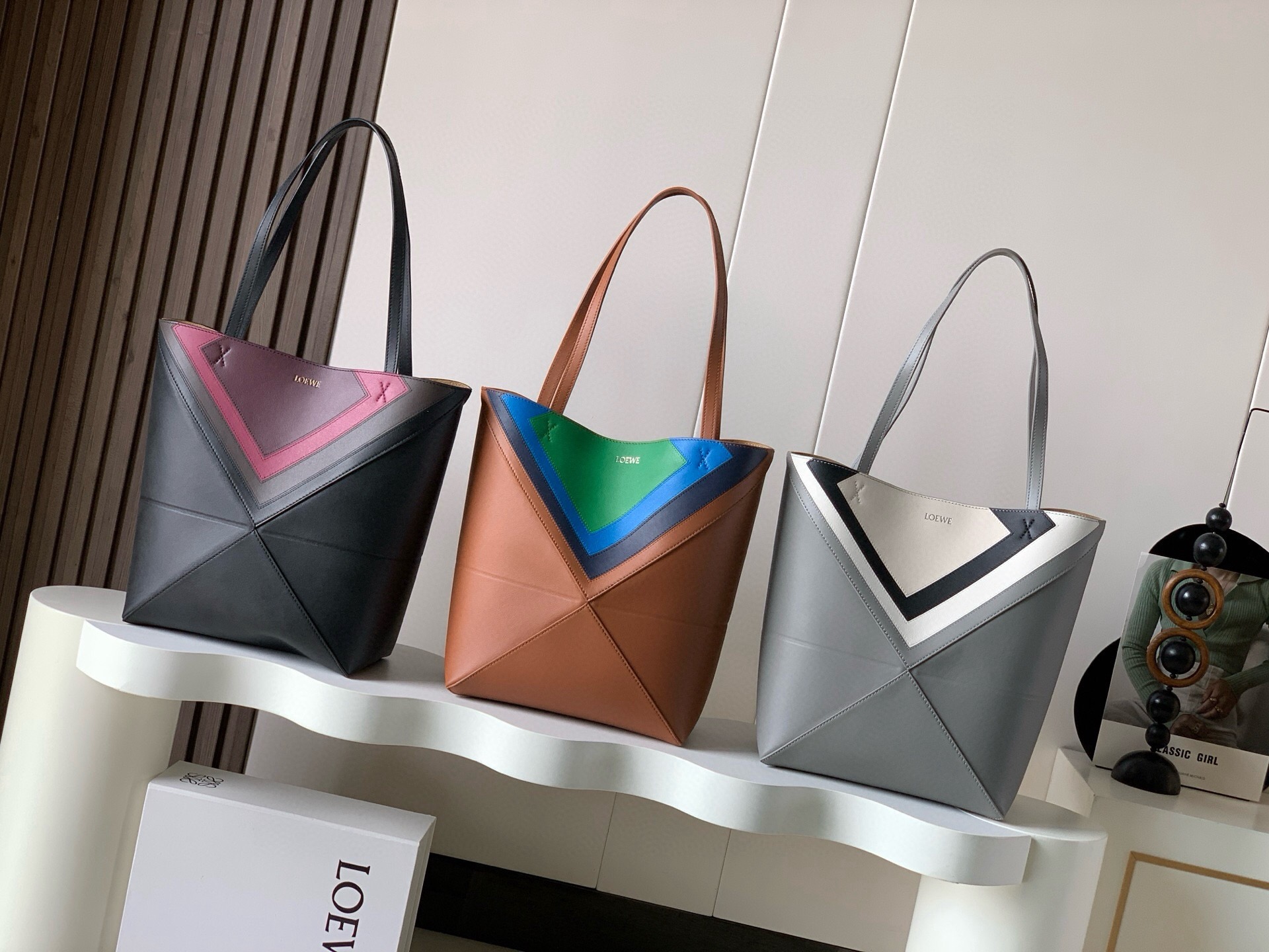 کیف زنانه برند Loewe