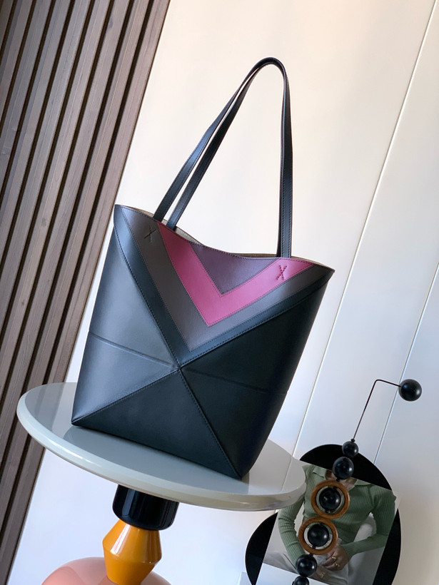 کیف زنانه برند Loewe