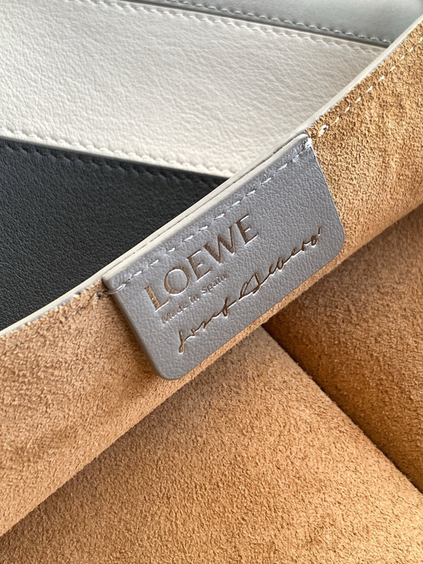 کیف زنانه برند Loewe
