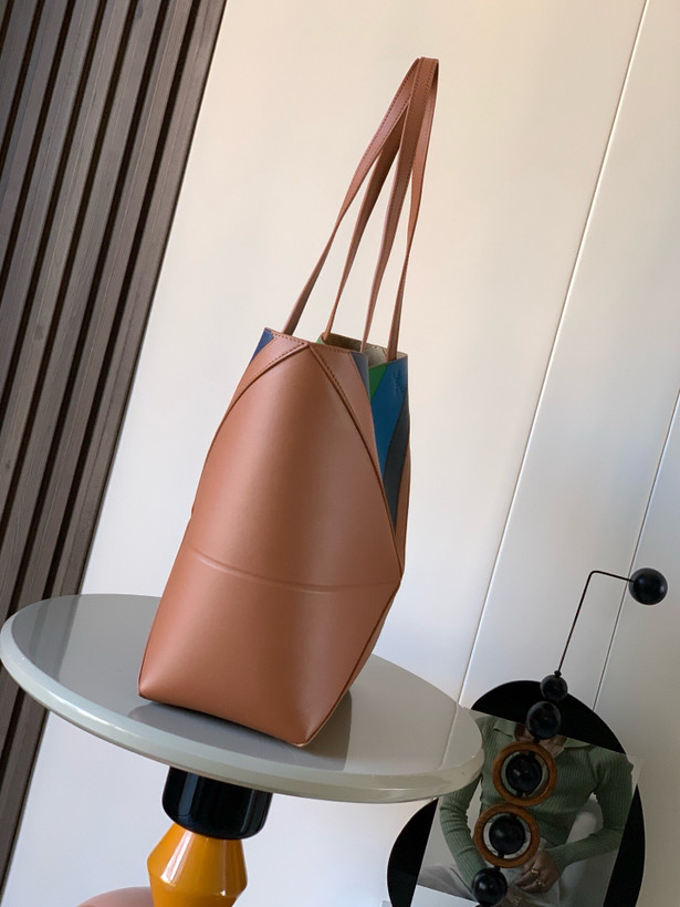کیف زنانه برند Loewe