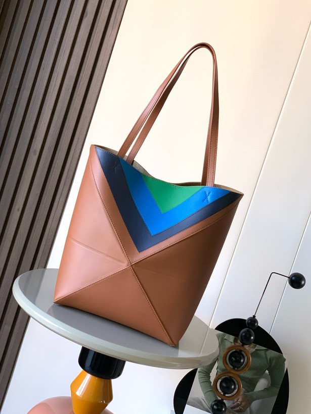 کیف زنانه برند Loewe