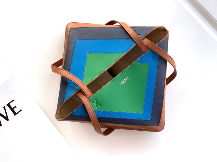 کیف زنانه برند Loewe
