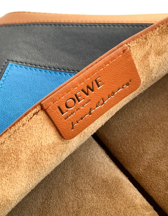 کیف زنانه برند Loewe
