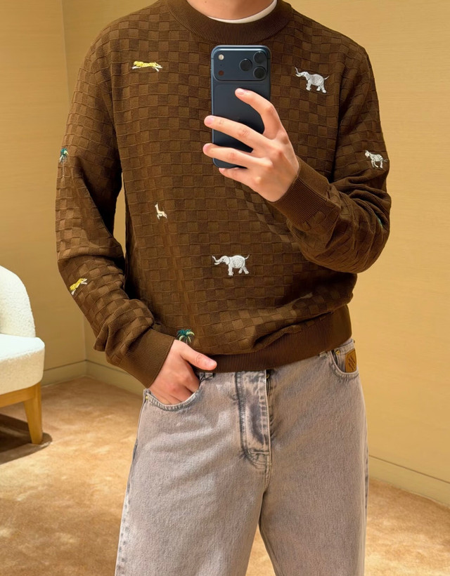 بافت یقه گرد برند Louis Vuitton