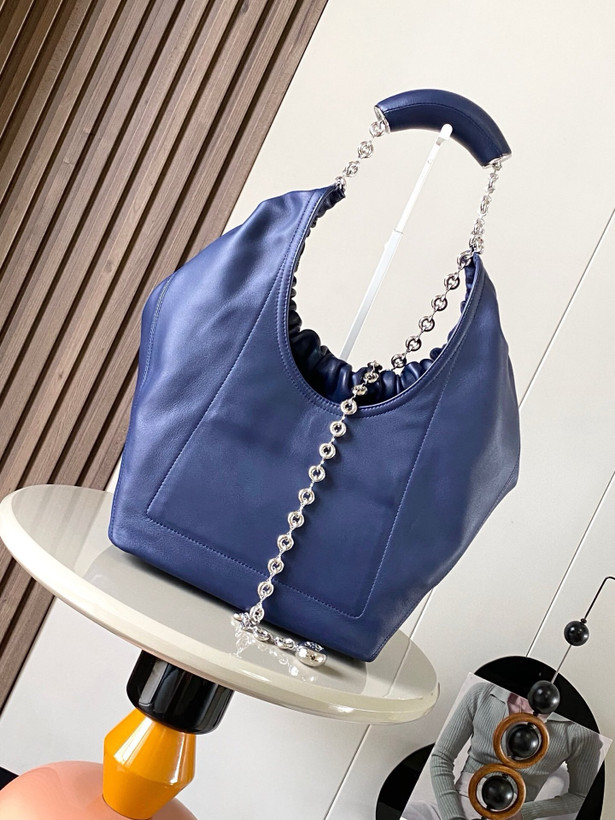 کیف زنانه برند Loewe