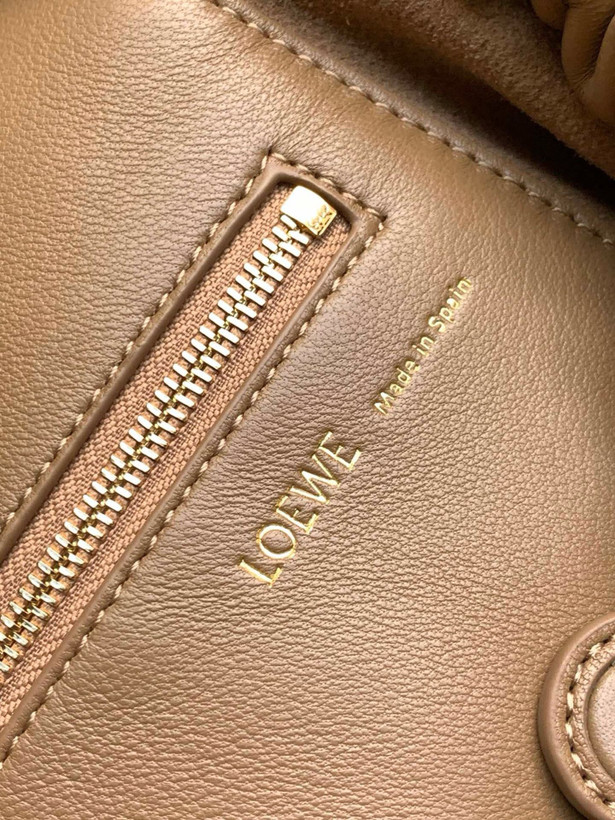 کیف زنانه برند Loewe