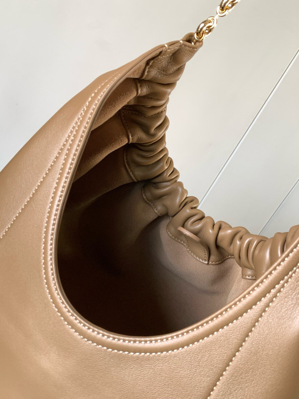 کیف زنانه برند Loewe