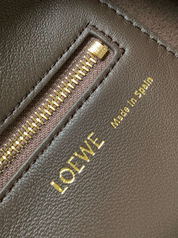 کیف زنانه برند Loewe