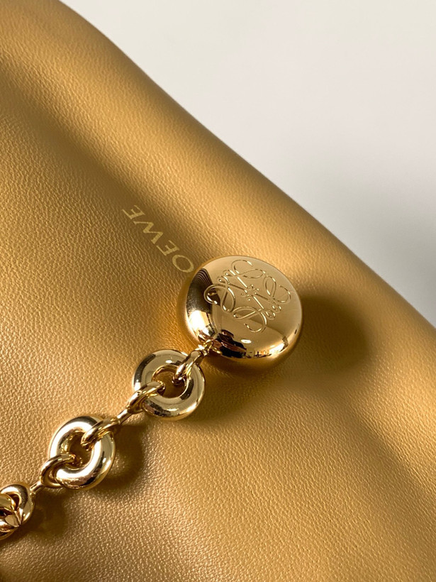 کیف زنانه برند Loewe