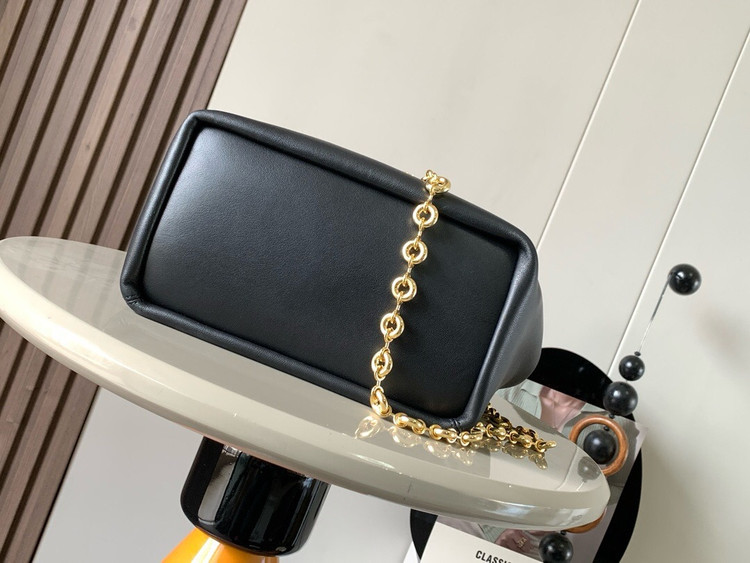 کیف زنانه برند Loewe