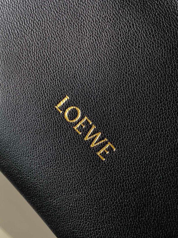 کیف زنانه برند Loewe