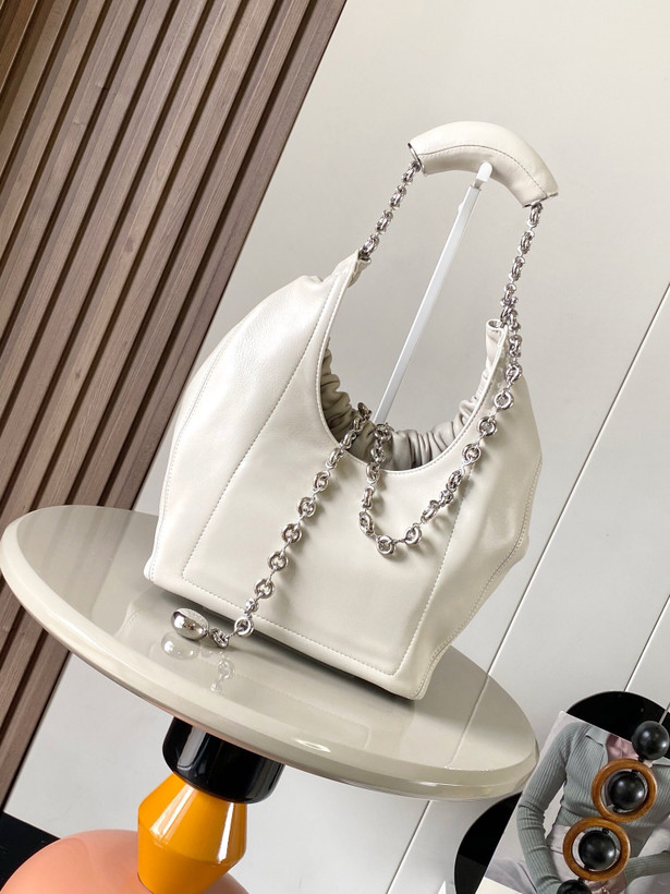 کیف زنانه برند Loewe