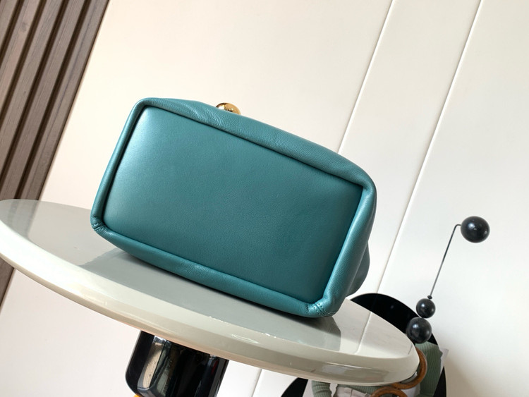 کیف زنانه برند Loewe