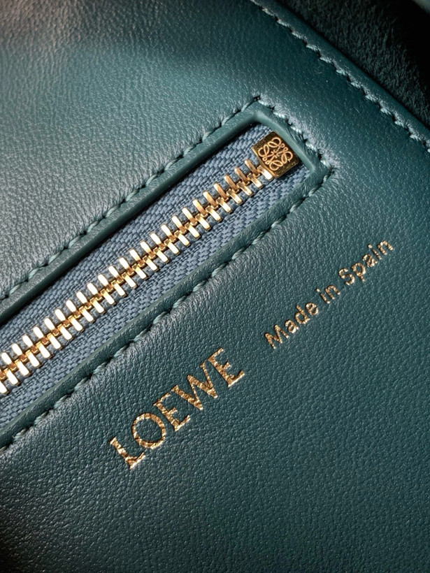 کیف زنانه برند Loewe