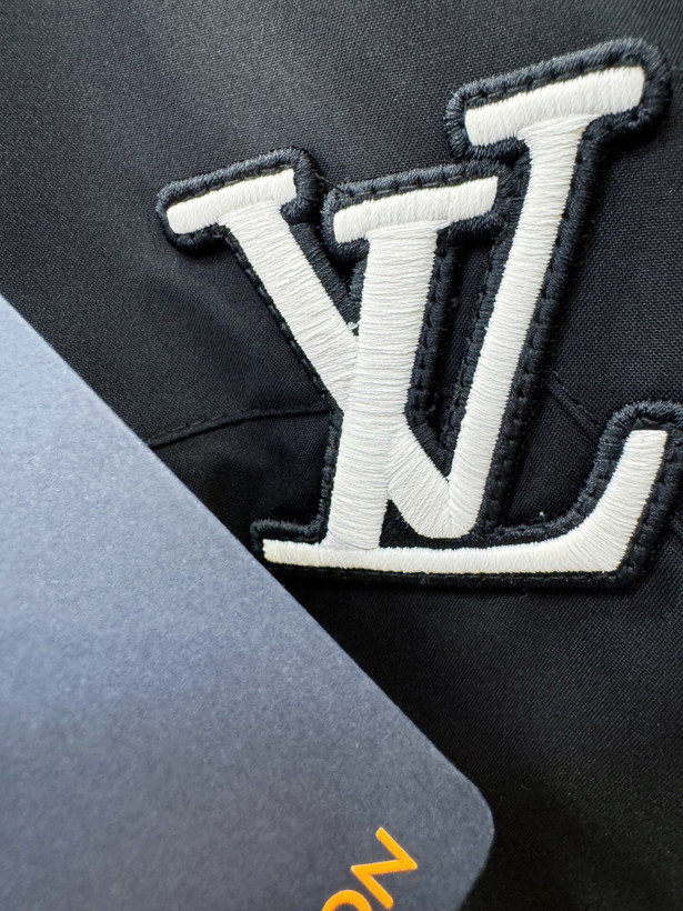 بامبر جکت برند Louis Vuitton