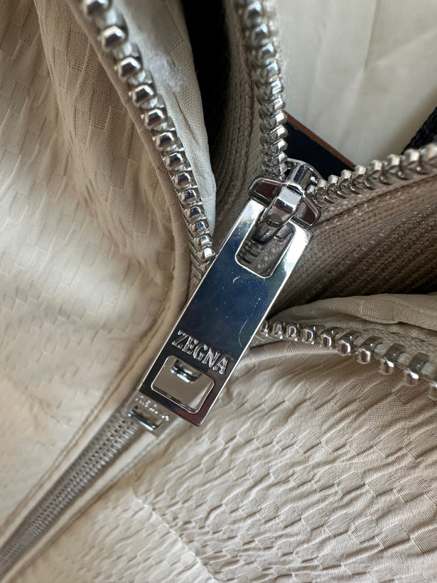 کاپشن برند Zegna
