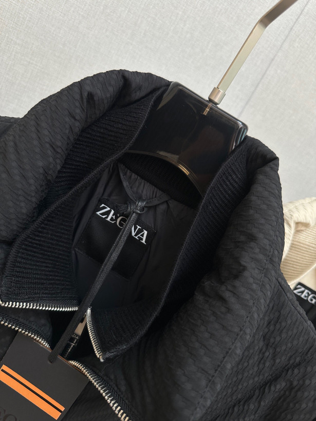 کاپشن برند Zegna