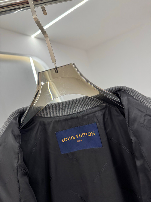 سوییشرت بافت برند Louis Vuitton