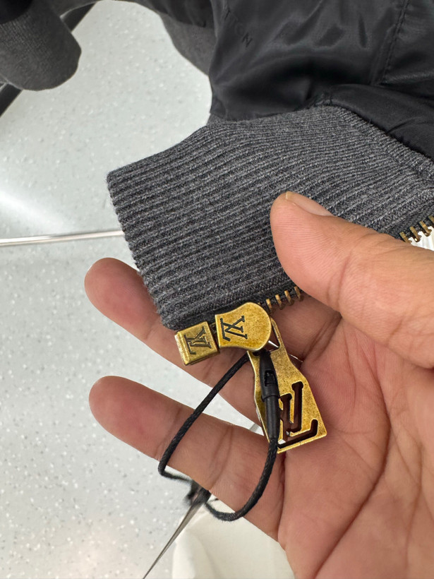 سوییشرت بافت برند Louis Vuitton