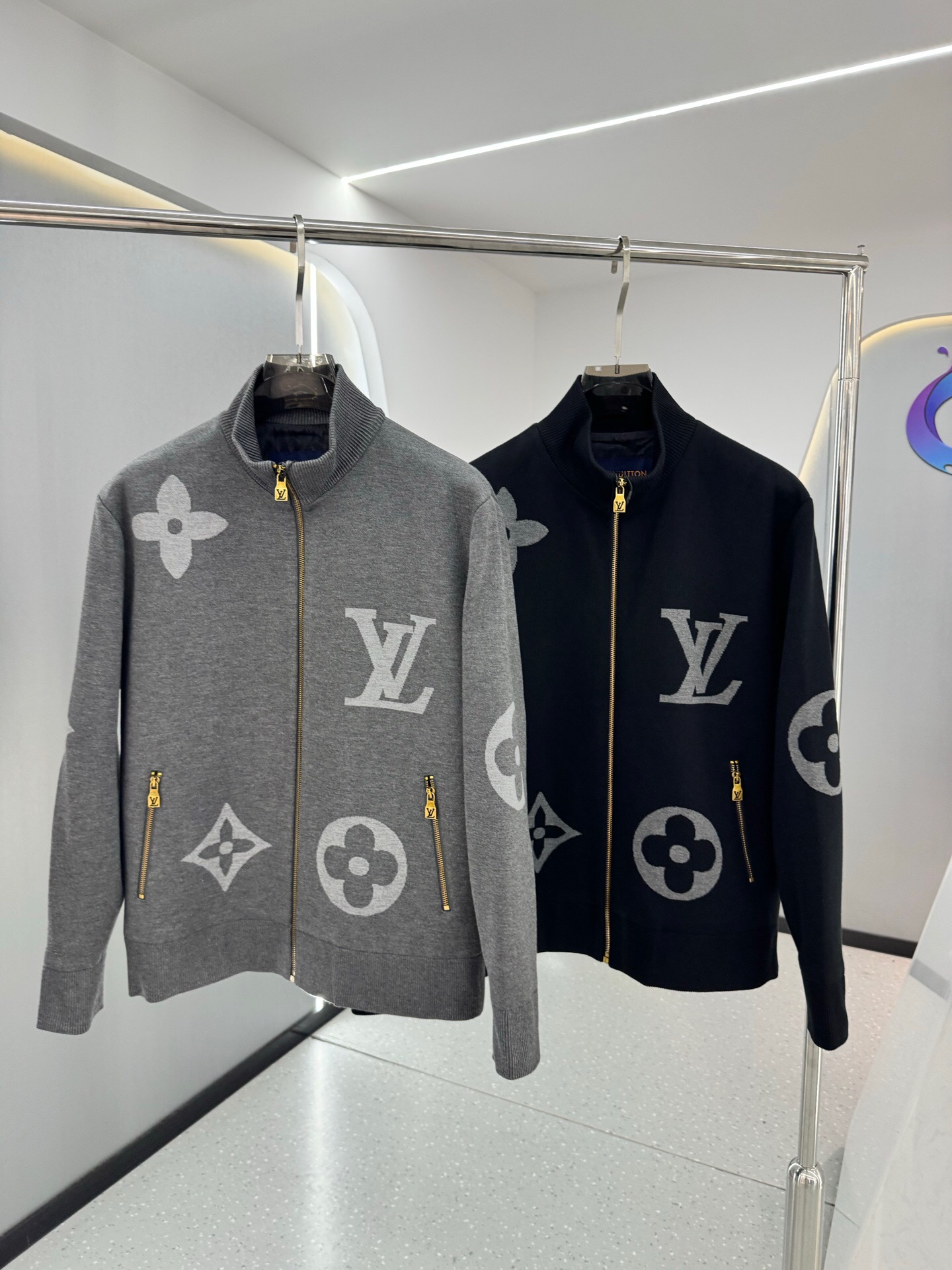 سوییشرت بافت برند Louis Vuitton