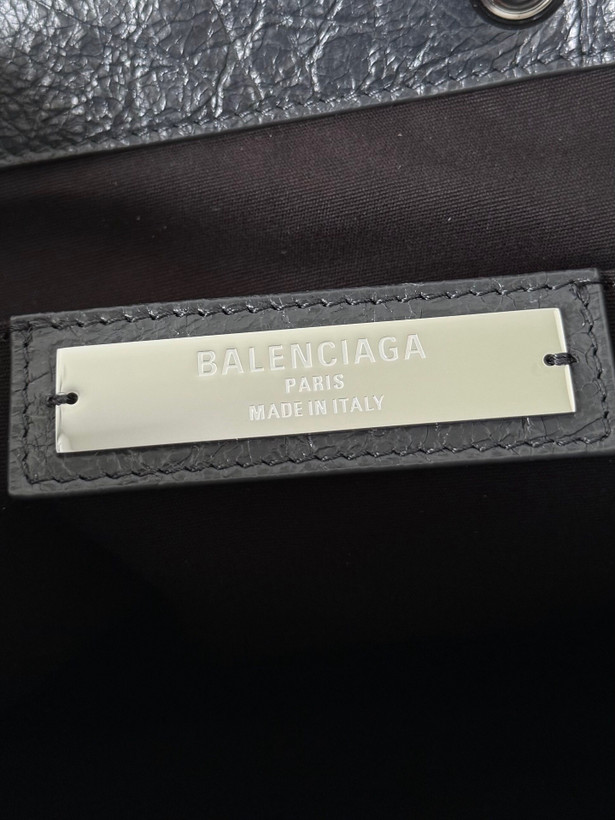 کیف زنانه برند Balenciaga