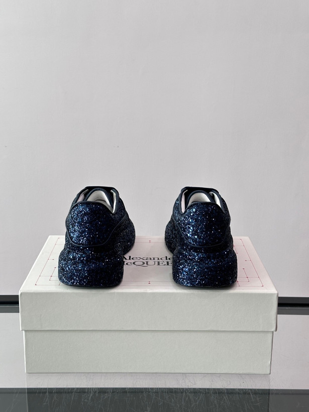 اسنیکر برند Alexander McQueen