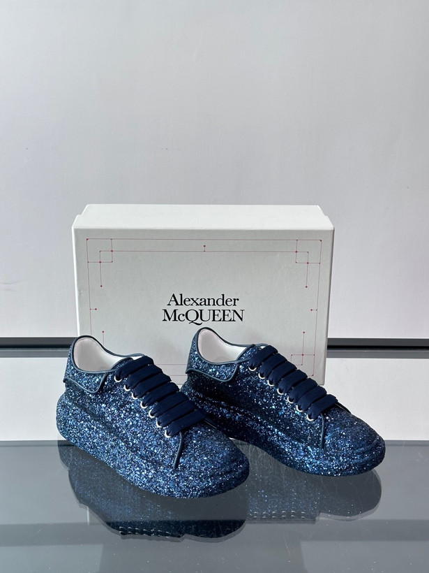 اسنیکر برند Alexander McQueen
