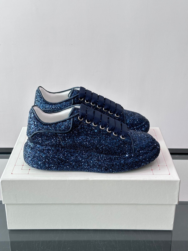 اسنیکر برند Alexander McQueen