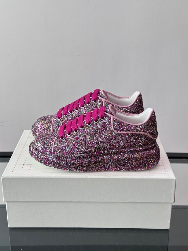 اسنیکر برند Alexander McQueen