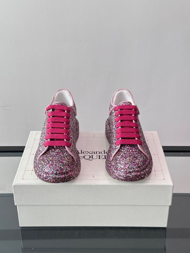 اسنیکر برند Alexander McQueen