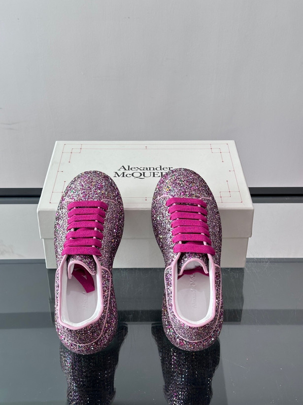 اسنیکر برند Alexander McQueen