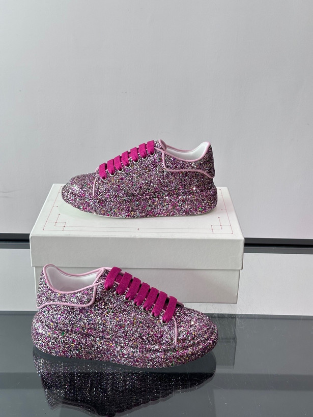 اسنیکر برند Alexander McQueen