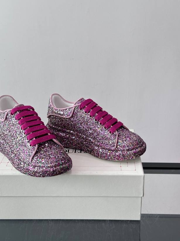 اسنیکر برند Alexander McQueen
