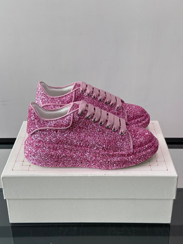 اسنیکر برند Alexander McQueen