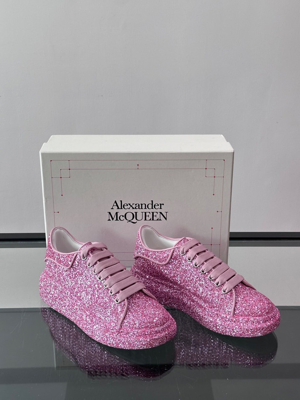 اسنیکر برند Alexander McQueen