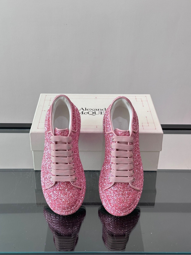 اسنیکر برند Alexander McQueen