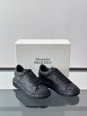 اسنیکر برند Alexander McQueen