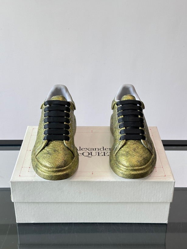 اسنیکر برند Alexander McQueen