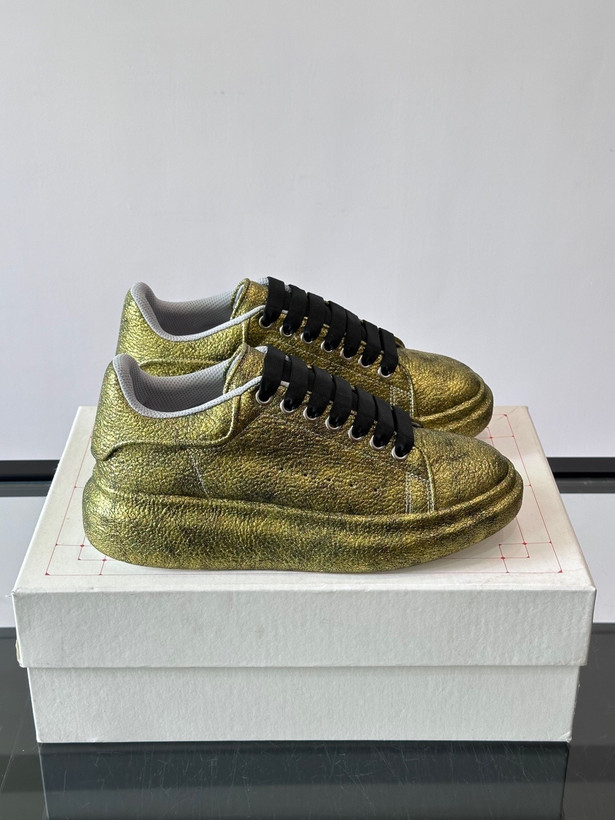 اسنیکر برند Alexander McQueen