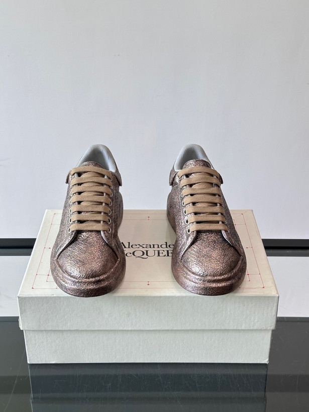 اسنیکر برند Alexander McQueen
