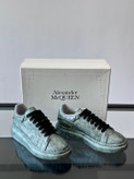 اسنیکر برند Alexander McQueen