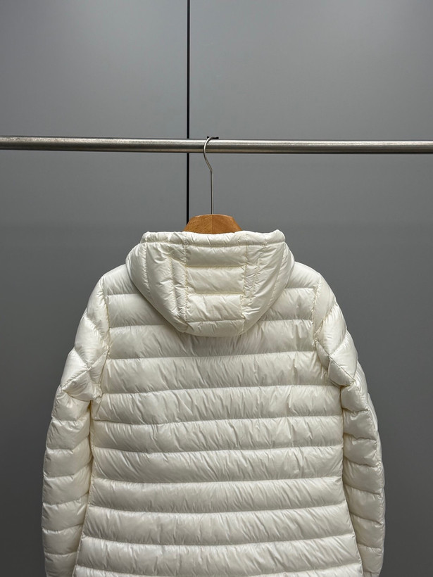کاپشن زنانه برند Moncler