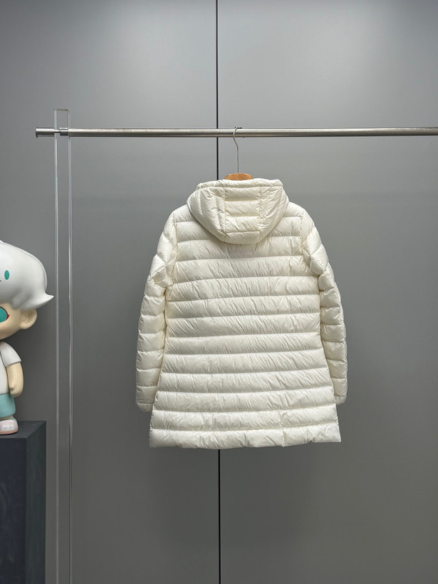 کاپشن زنانه برند Moncler