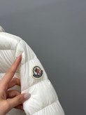 کاپشن زنانه برند Moncler